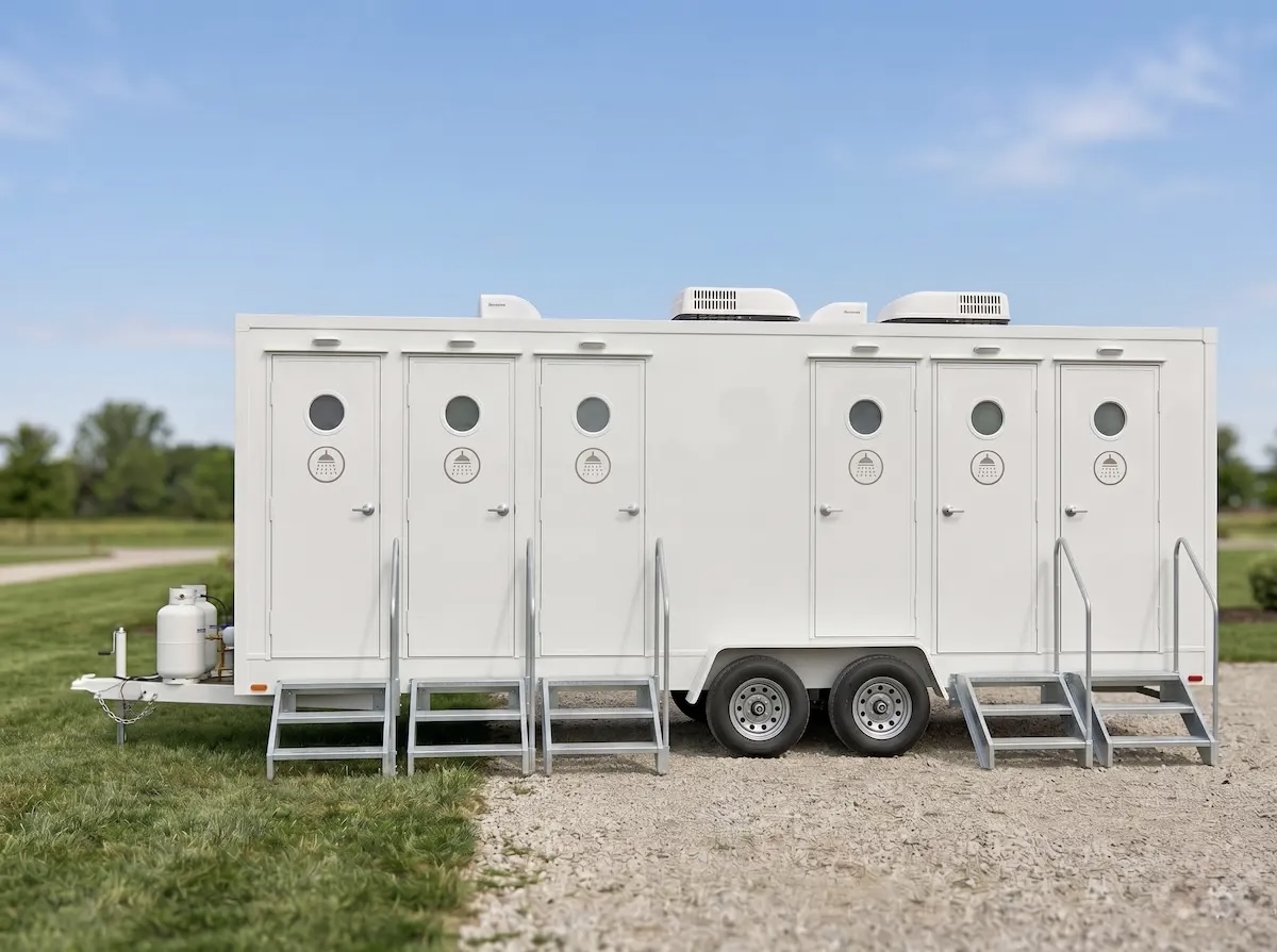 6-Stall Shower Trailer